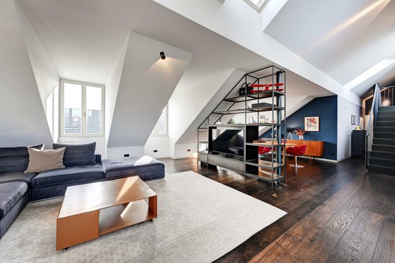 Spacious living/dining area