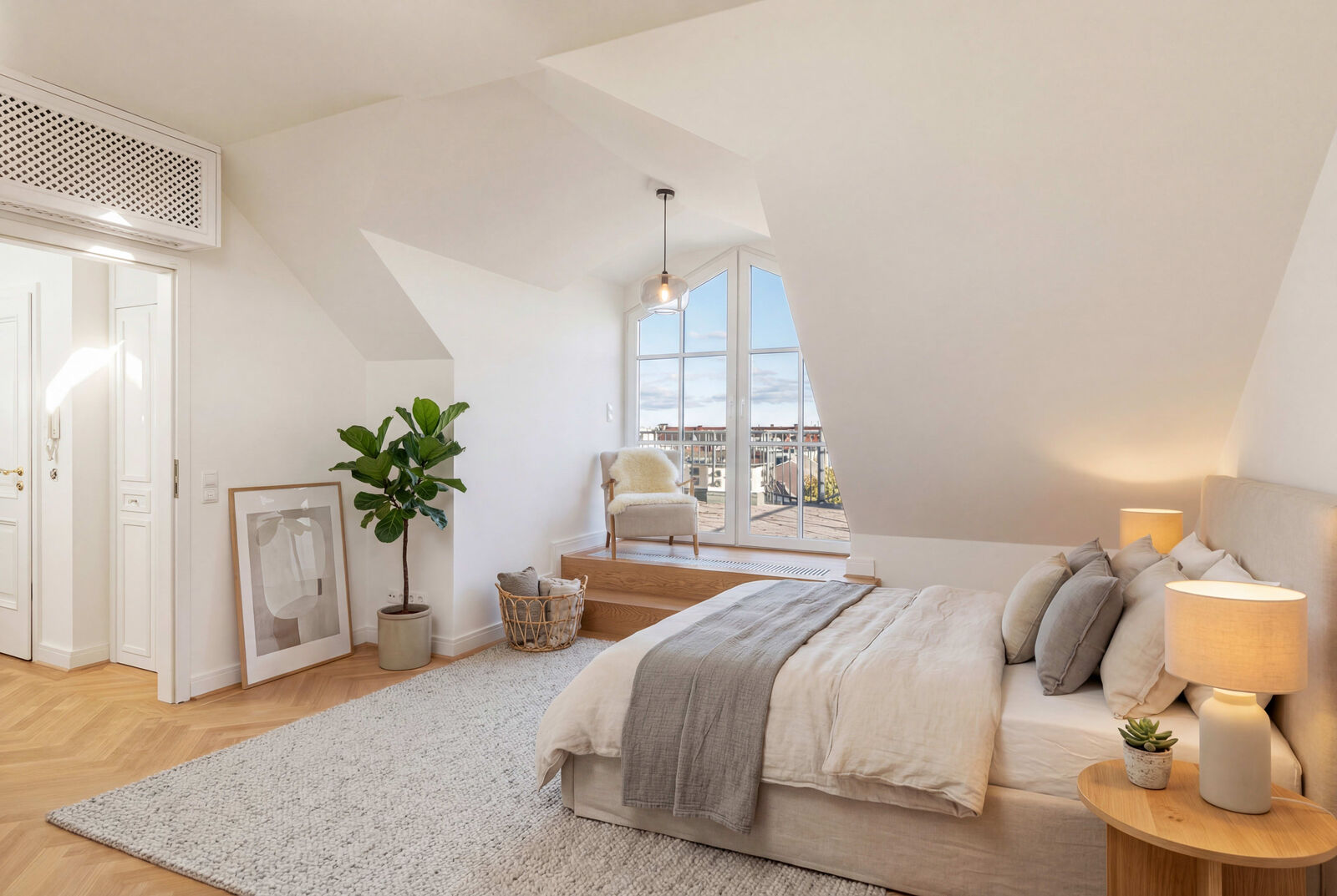 Schlafzimmer mit Zugang zur Dachterasse (virtuell möbliert)