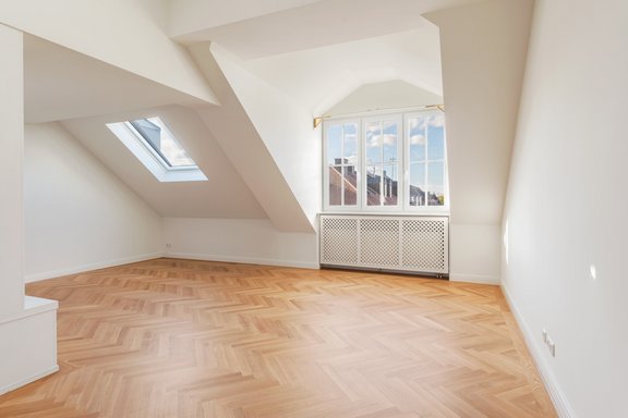 Große Fenster schaffen lichterfülltes Ambiente