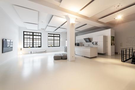 Spectacular loft apartment over 279 m² with exclusive design equipment