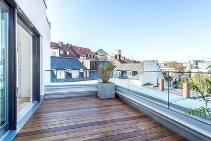 Terrasse vor Küchenbereich mit ca 25 m²