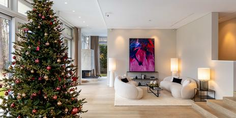 Spectacular villa with park-like south-facing garden, elevator, indoor pool and underground garage