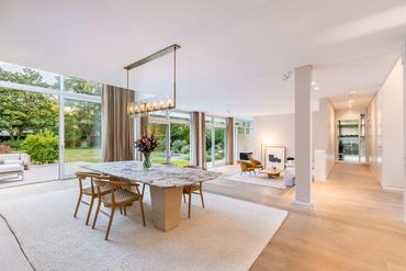 Spektakuläre Villa mit parkartigem Südgarten, Lift, Indoor-Pool und Tiefgarage