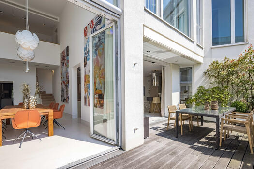 Sonnige Terrasse