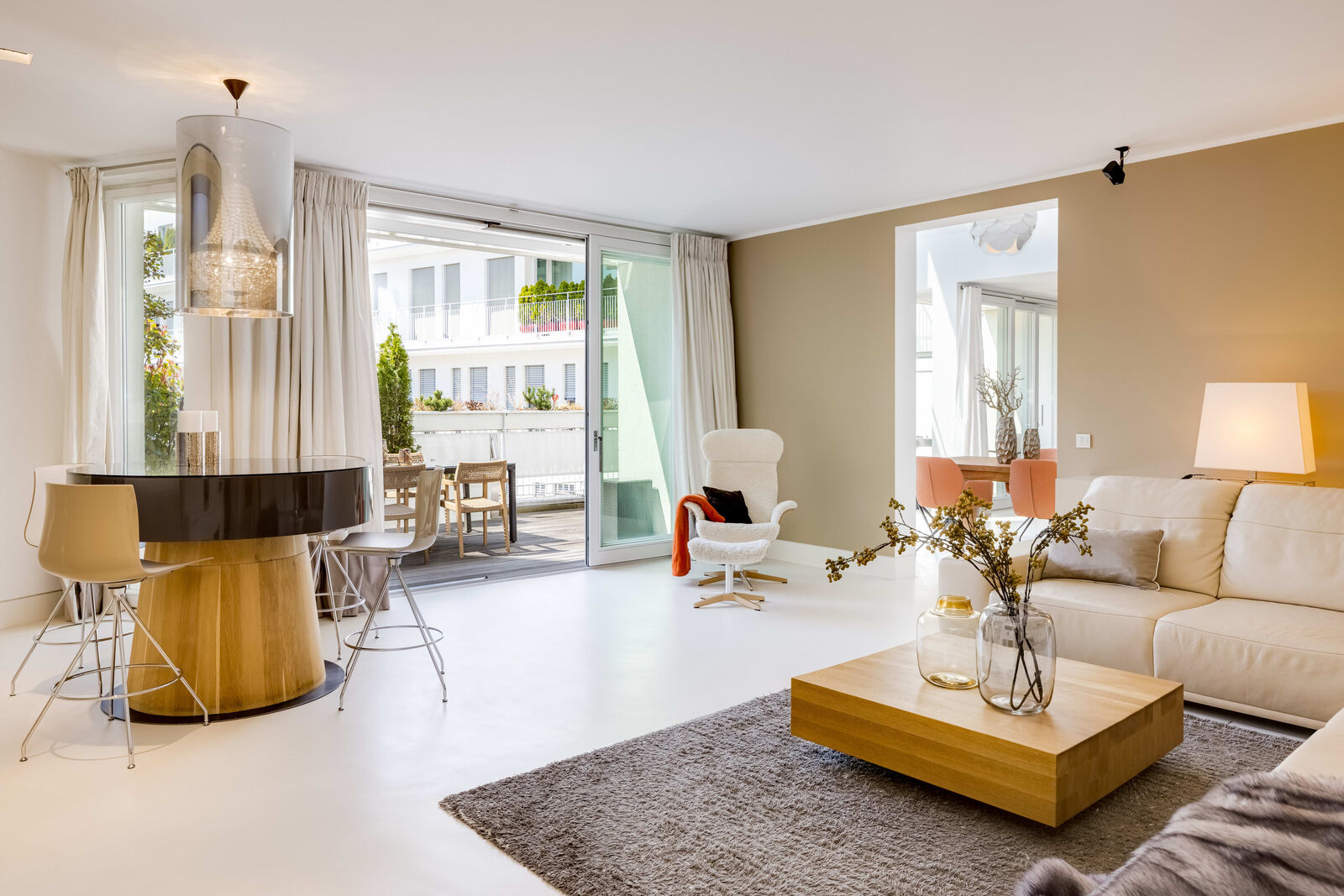 Wohnzimmer mit Terrasse