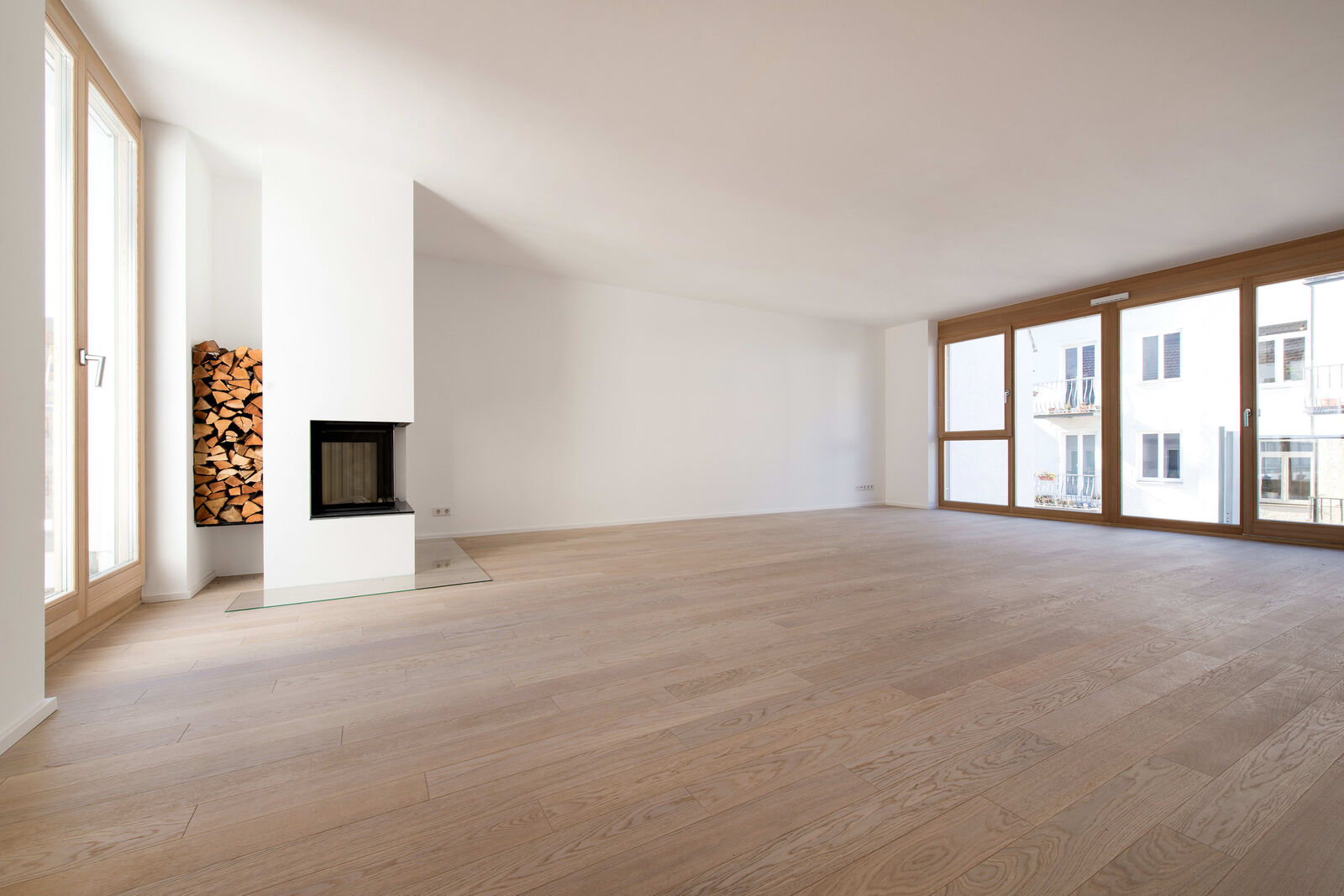 Wohnraum mit Kamin