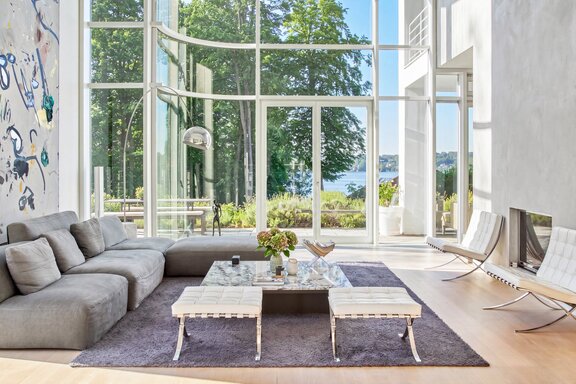 Impressive living area