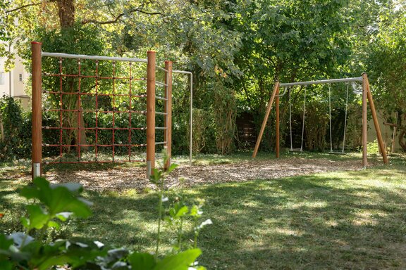 Kinderspielbereich im Grünen