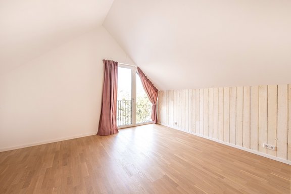 Children's room with a view of the surroundings