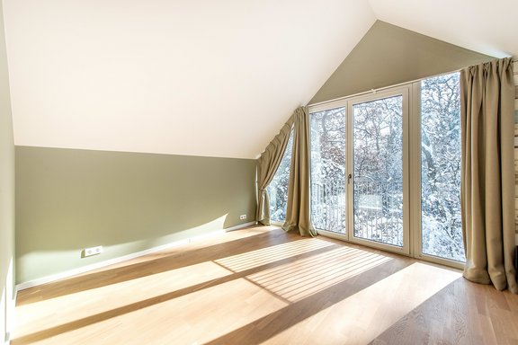 Second children's room with large window front