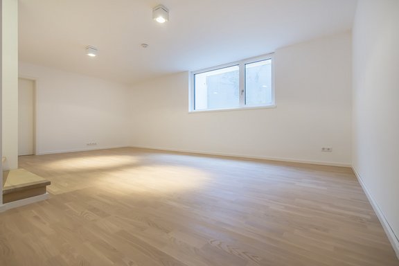 Bright, spacious hobby room