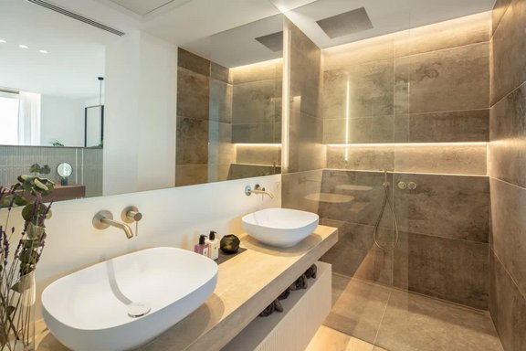 Bathroom with rainshower