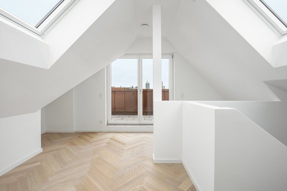 Dachspitz mit Zugang zum Balkon