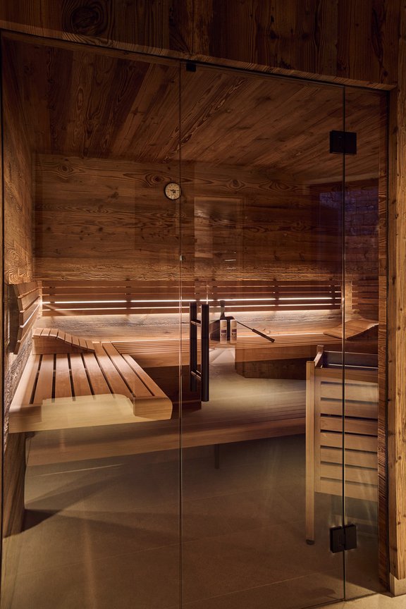 IN 124 - Tall Sauna