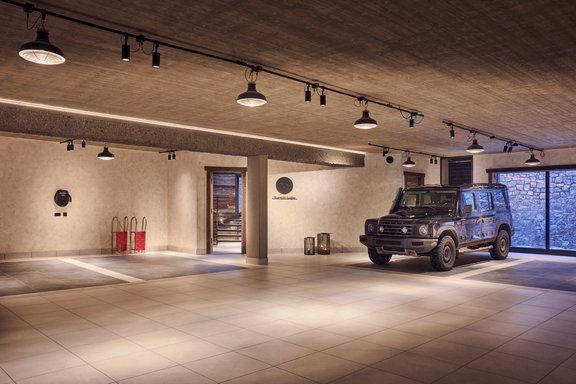 IN 124 - Underground parking garage