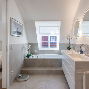 Ensuite-Bad mit Design-Flair