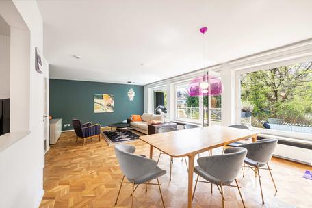 Stylishly modernized 3-room apartment with two balconies