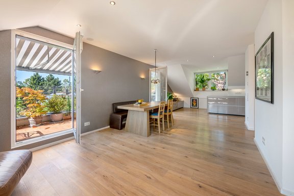 Lichterfüllte Räumlichkeiten