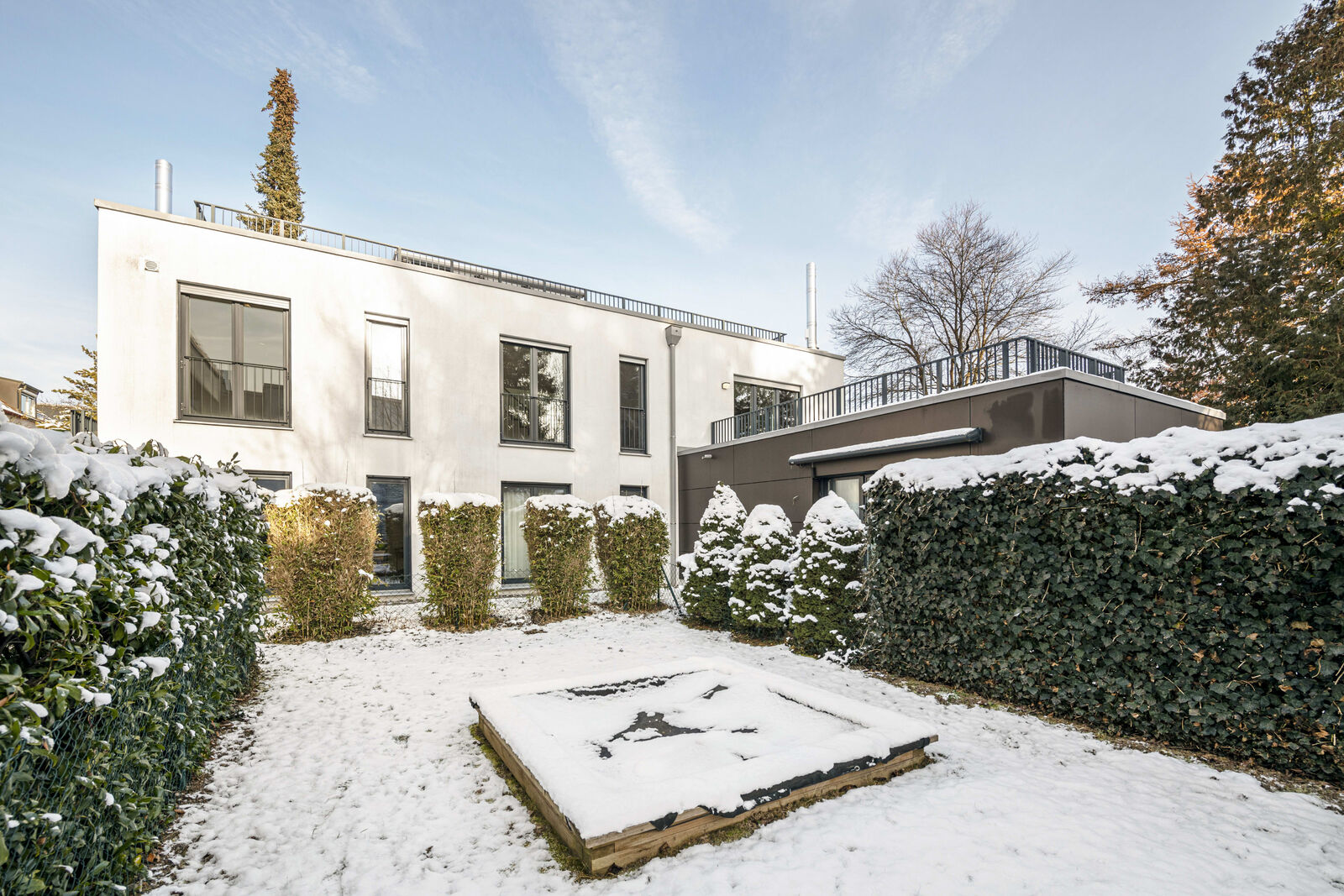 Zurückversetzte Gartenlage