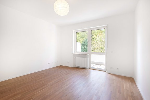 Schlafzimmer mit Zugang zur Terrasse