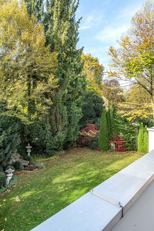 Balkonterrasse mit Blick ins Grüne