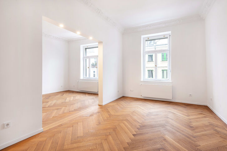 Prachtvoller Wohn-Essbereich mit Original-Decken