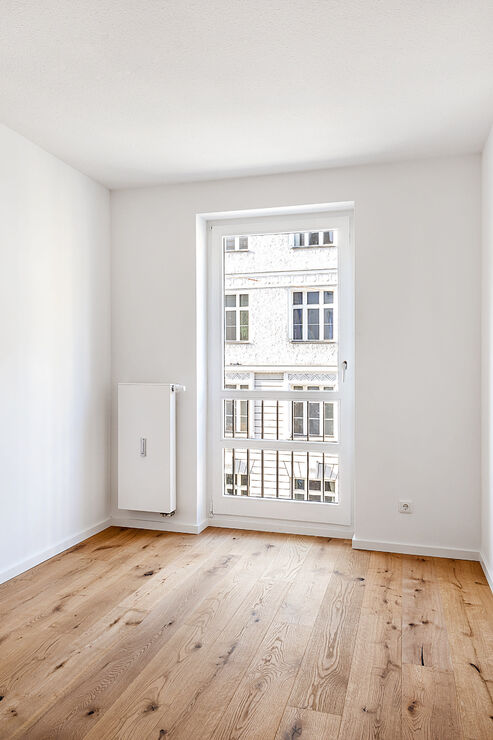 Kinderzimmer mit bodentiefen Fenster