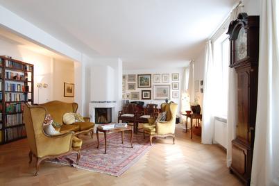 Stilvoll renovierte Altbauwohnung in optimaler Innenstadtlage