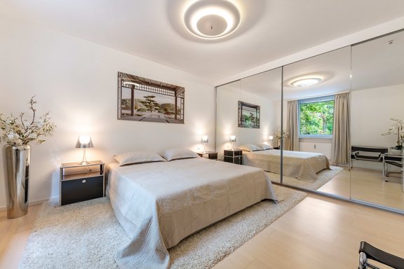 Schlafzimmer mit Designmöbeln