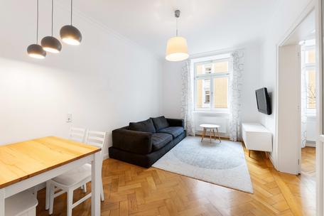 Stylishly renovated 4-room old building apartment with balcony