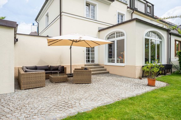 Großzügige Terrasse