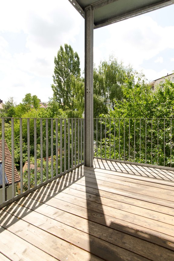 Sonniger Süd-Ostbalkon