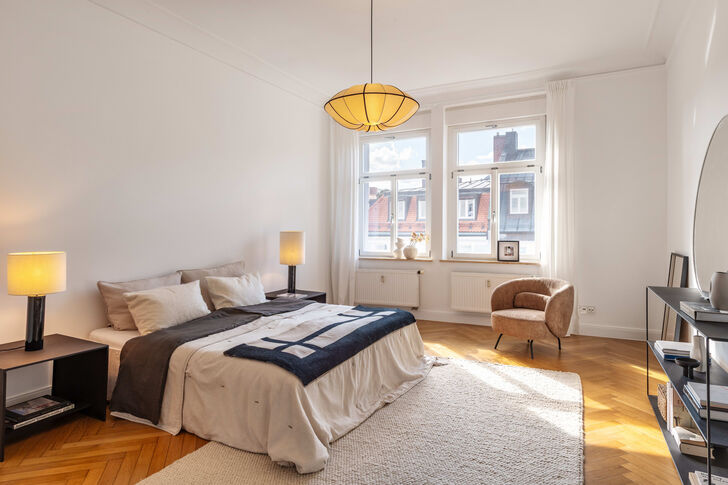 Großzügiges Schlafzimmer