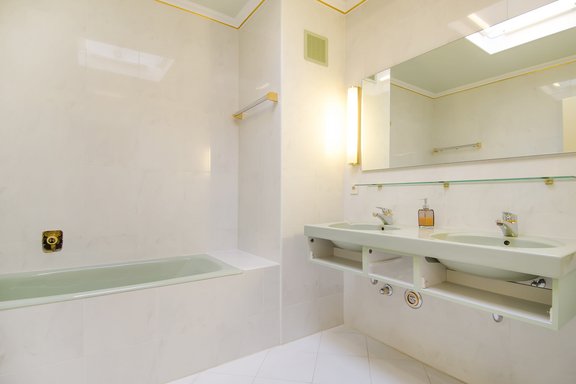 Badezimmer mit Lichtkuppel