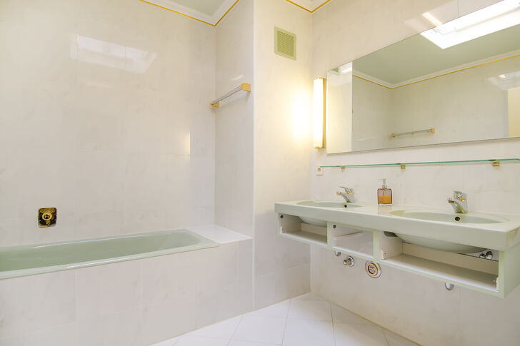 Badezimmer mit Lichtkuppel