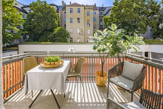 Der Balkon nach Osten genießt Morgensonne