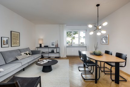 Der offene Wohn-/Essbereich zeigt sich gut geschnitten