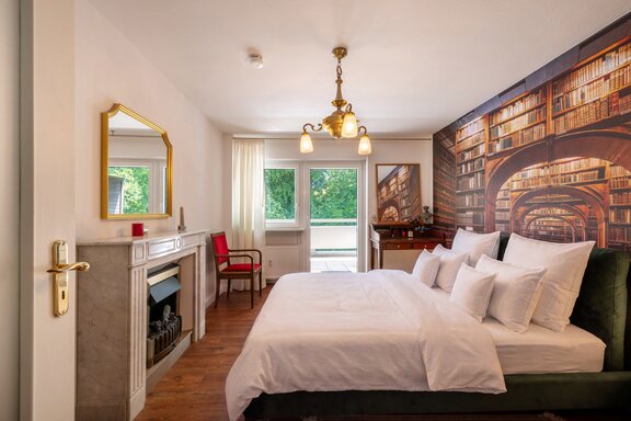 Bedroom with access to the terrace