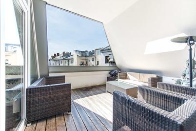 Stylish 4-room maisonette with sunny south-facing loggia