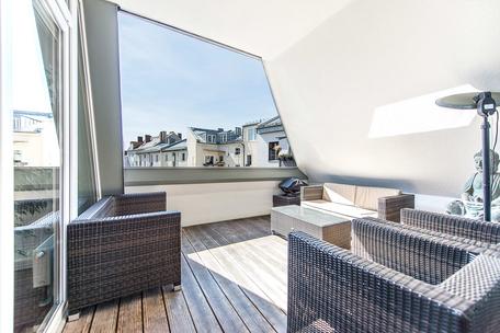 Stylish 4-room maisonette with sunny south-facing loggia