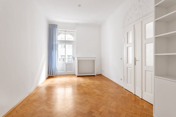 Children's room with balcony access