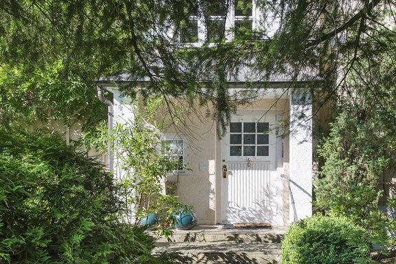 Attractive entrance area