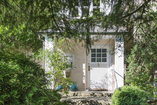 Attractive entrance area