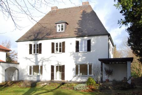 Stilvolle Altbauvilla auf parkartigem Südgrundstück unmittelbar am Schlosspark