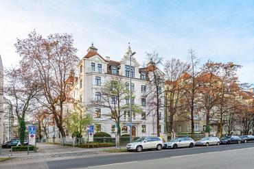 Stylish attic maisonette in historic city palace