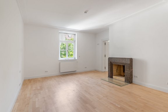 Master bedroom with open fireplace
