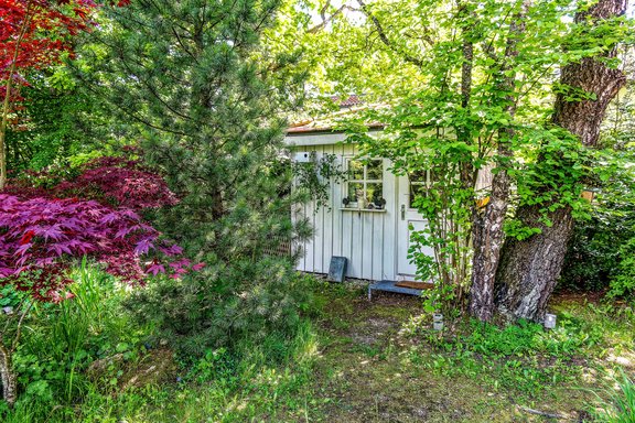 Wohnlich gestaltetes, kleines Sommerhaus