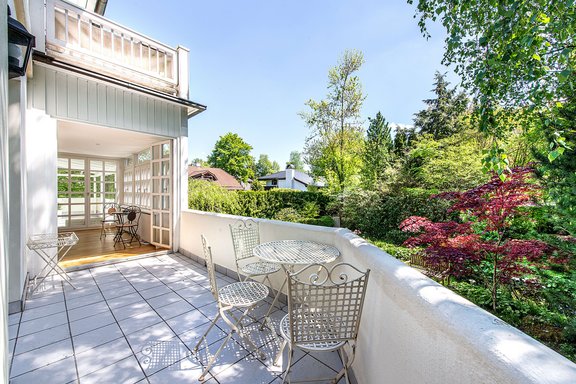 Terrasse vor dem Wintergarten