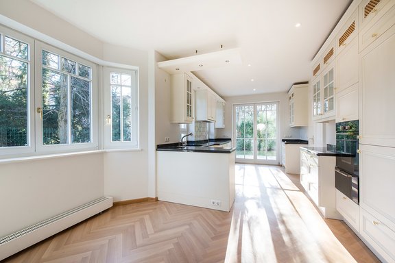 Küche mit Sitzplatz