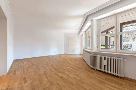 Masterschlafzimmer mit Balkon